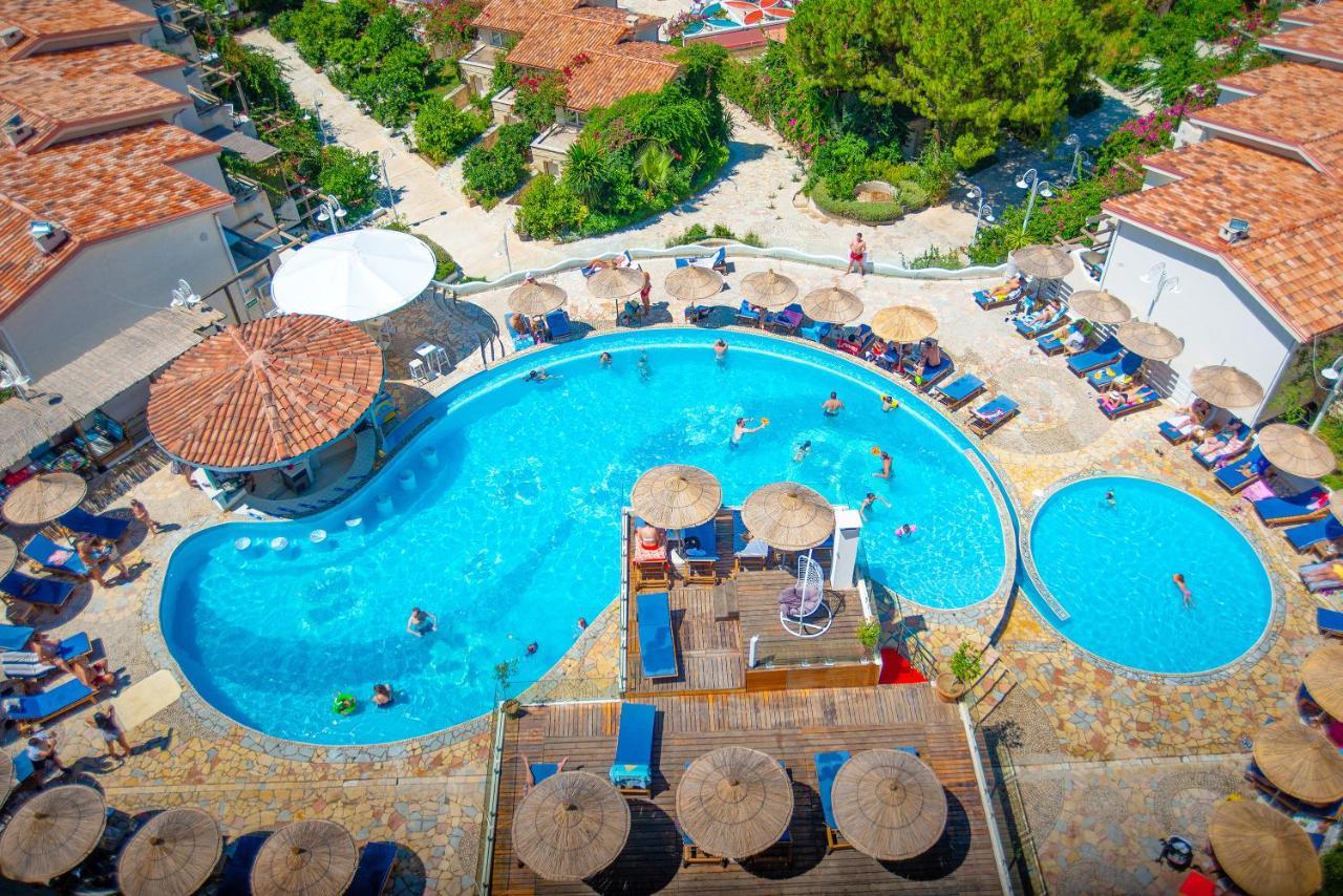 Bougainville Bay Apartments Sarandë Exteriör bild