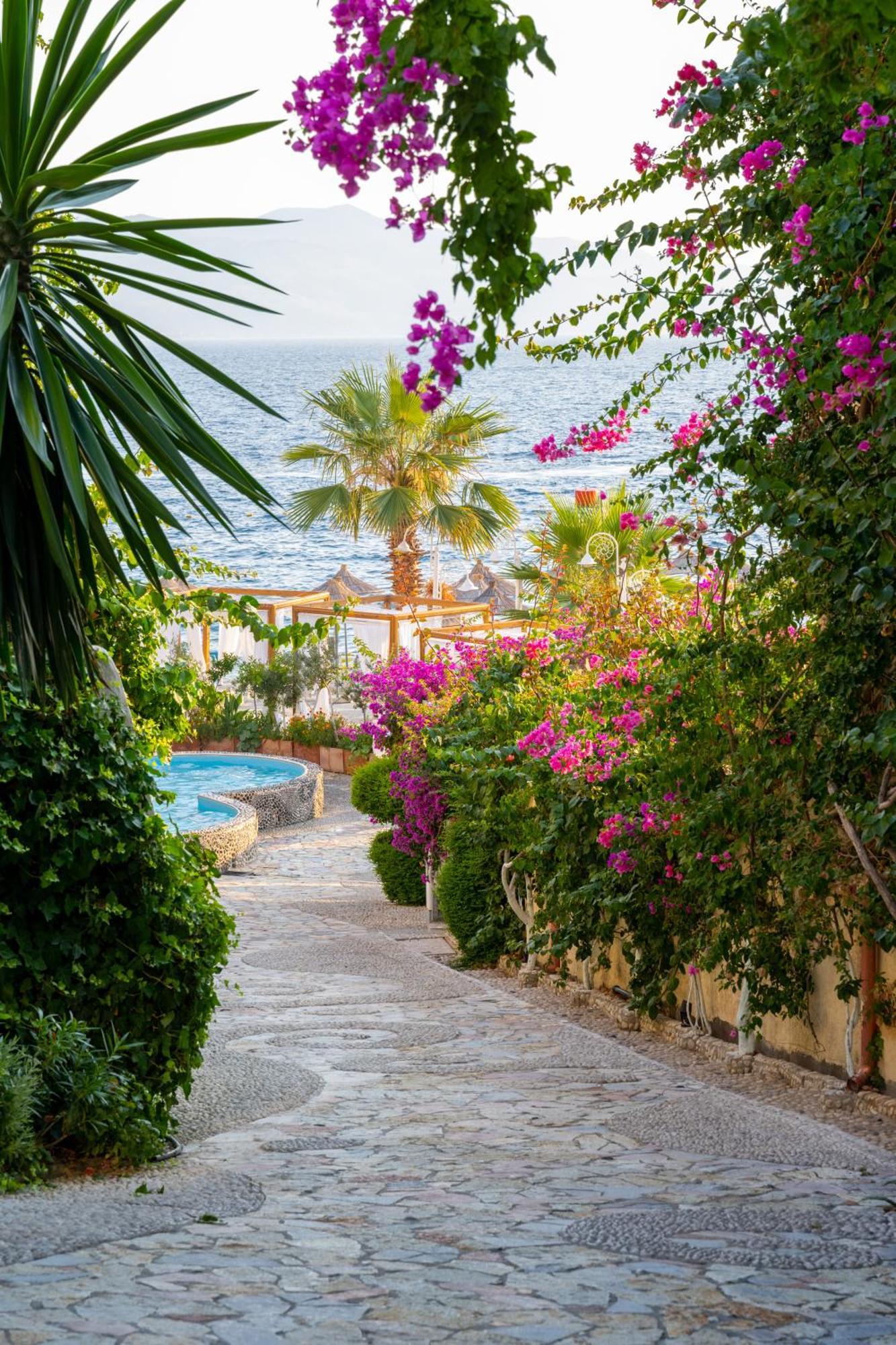 Bougainville Bay Apartments Sarandë Exteriör bild