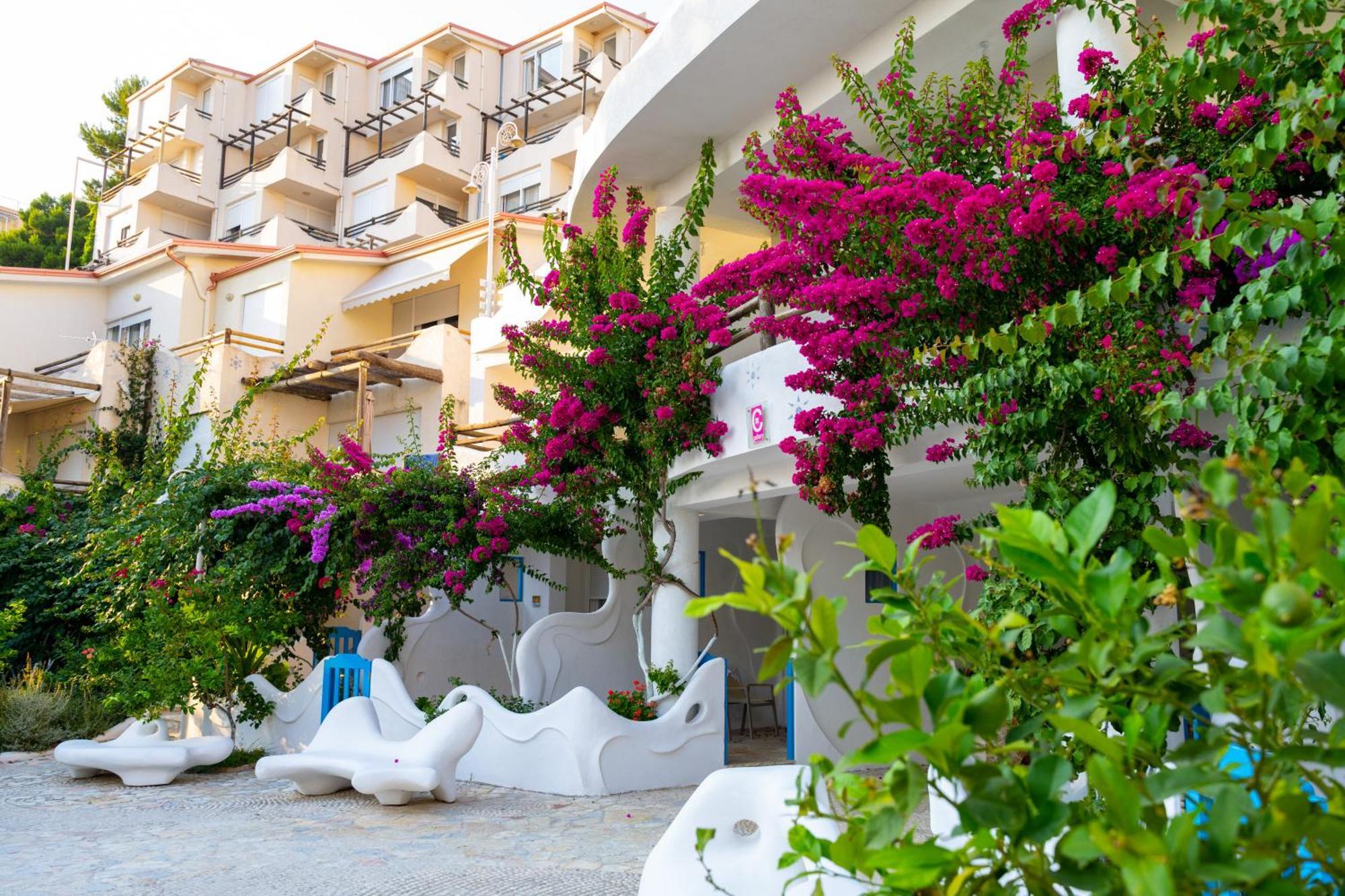 Bougainville Bay Apartments Sarandë Exteriör bild