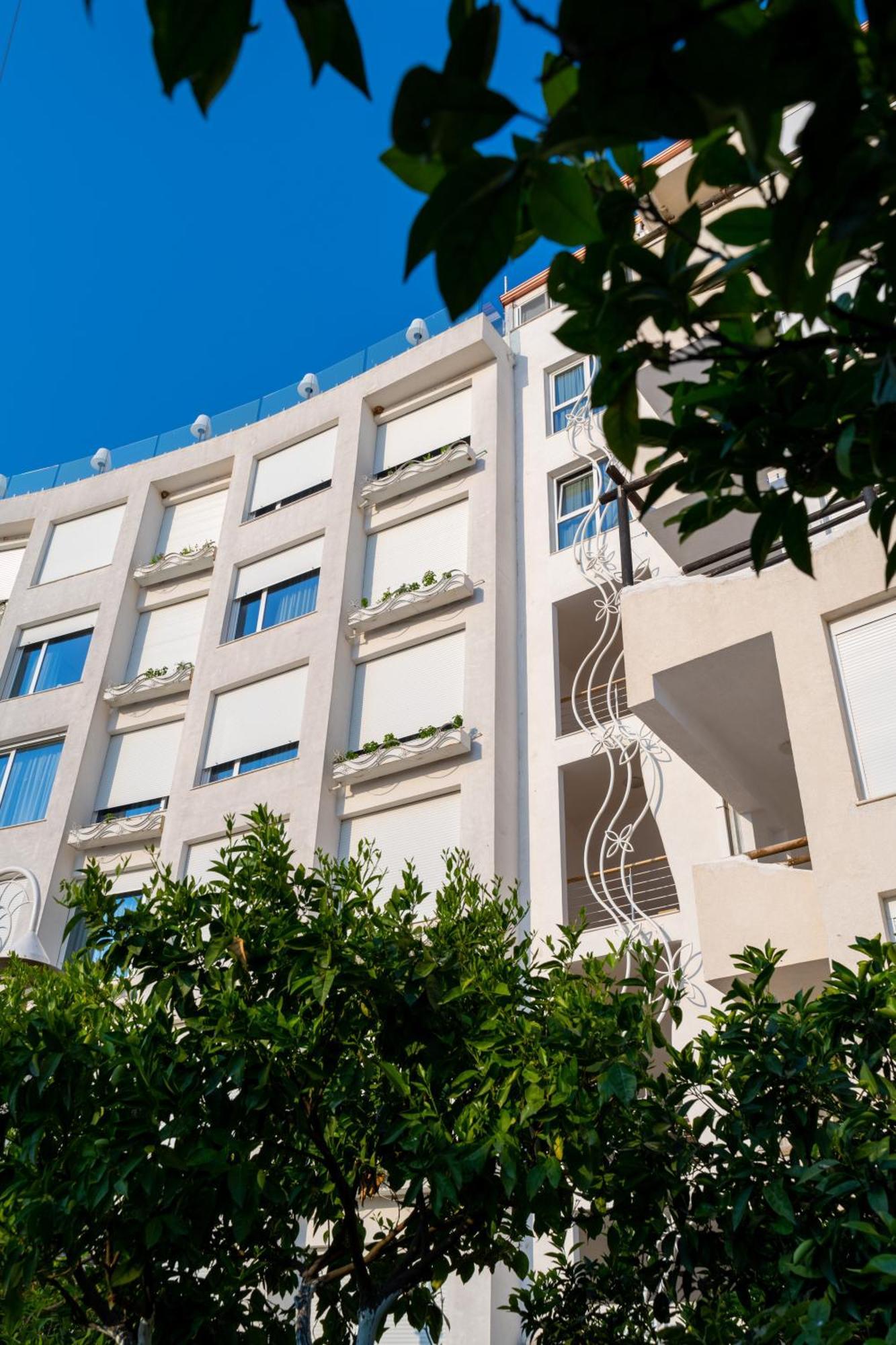 Bougainville Bay Apartments Sarandë Exteriör bild