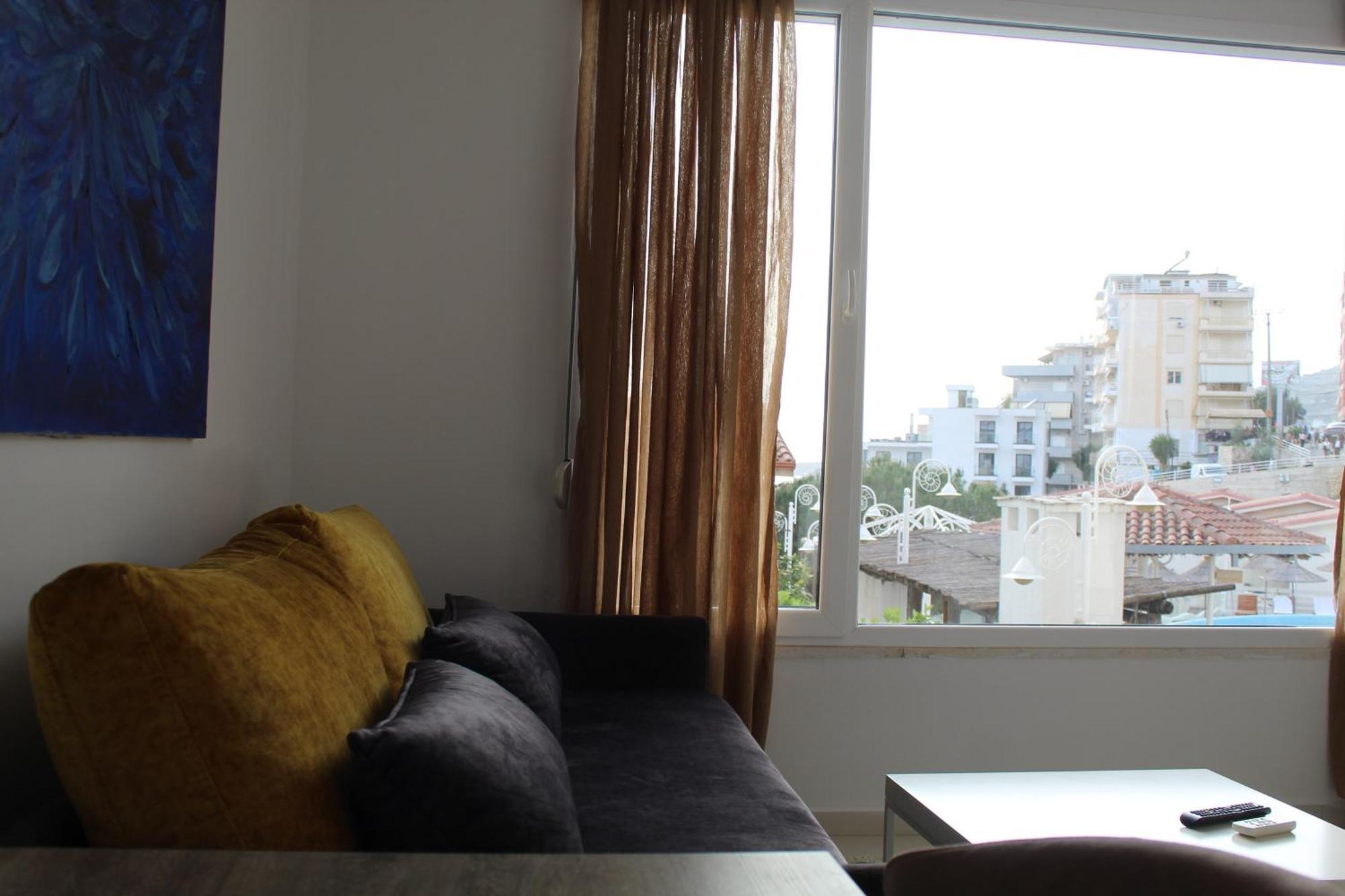 Bougainville Bay Apartments Sarandë Rum bild