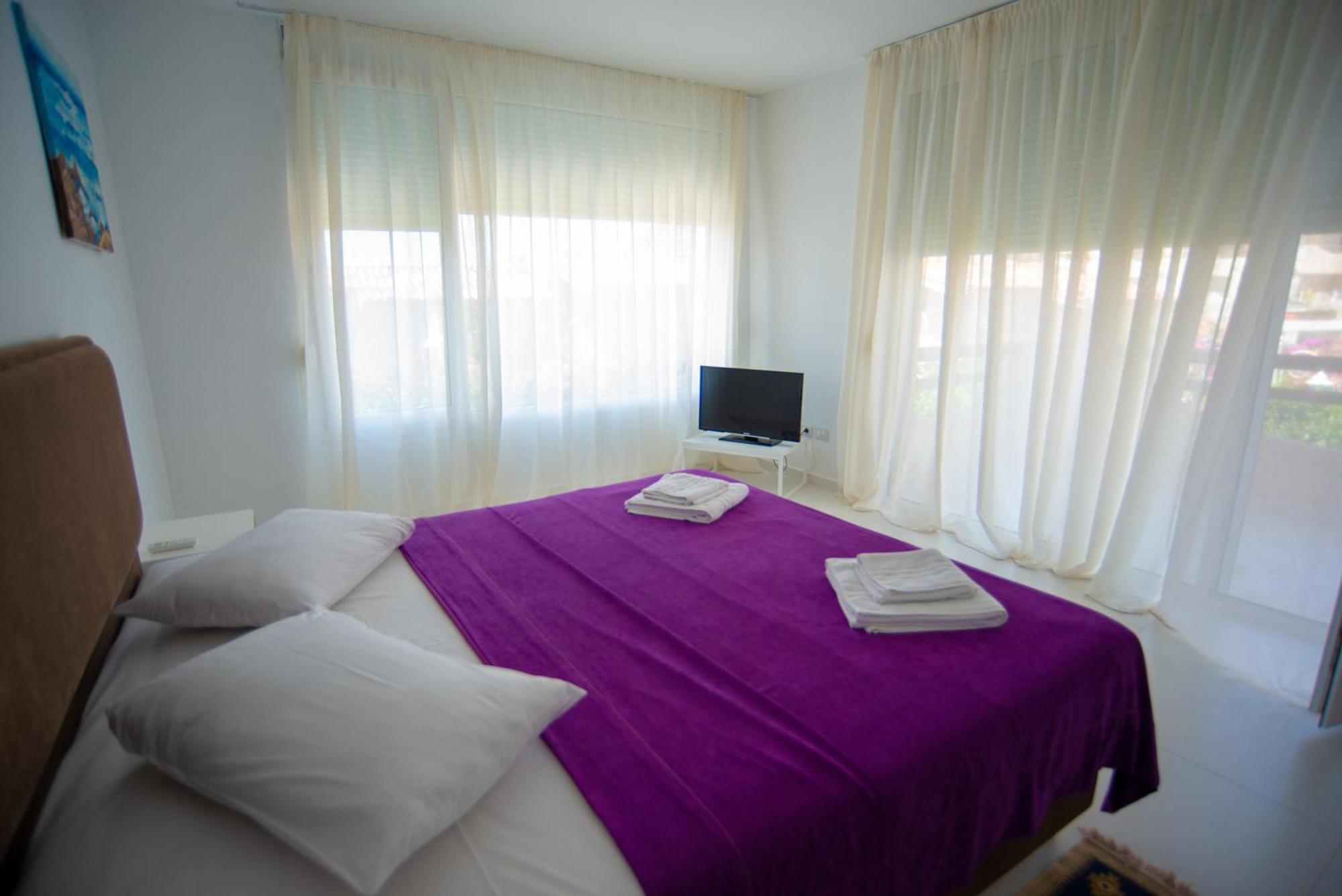 Bougainville Bay Apartments Sarandë Rum bild