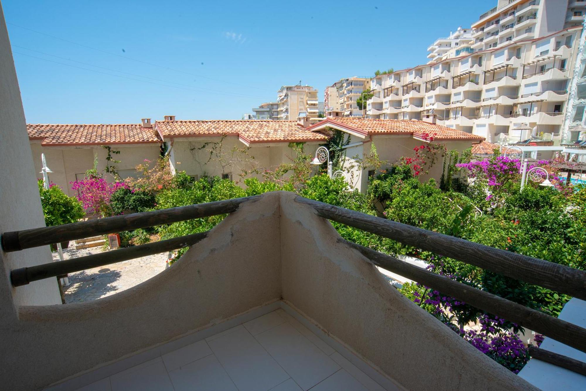 Bougainville Bay Apartments Sarandë Rum bild